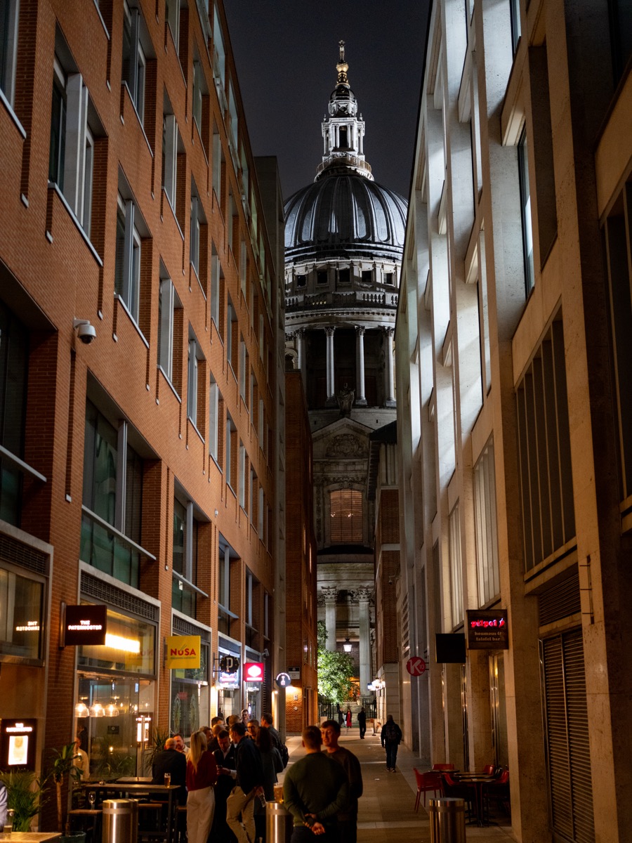 London in the evening. September 2025.